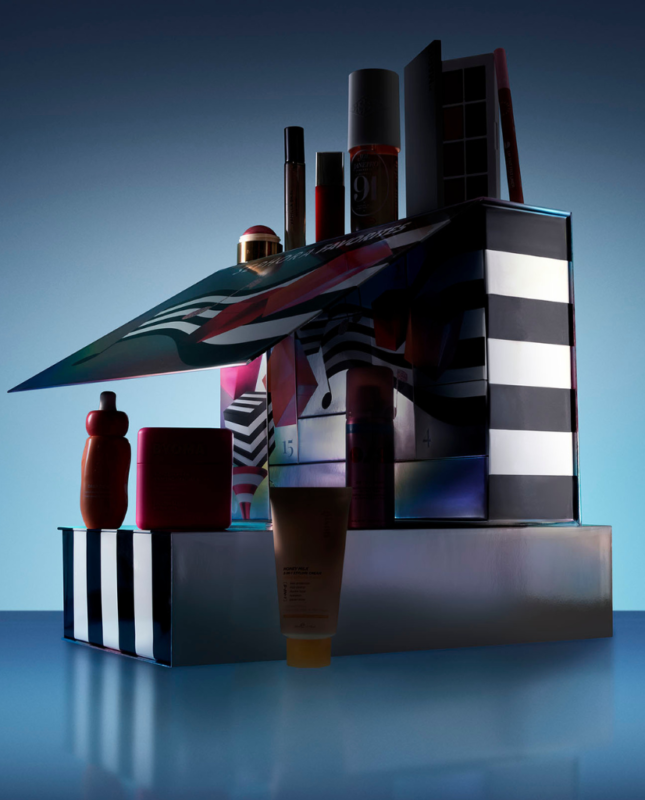 Calendario de Adviento Sephora 2026 con productos de maquillaje y skincare