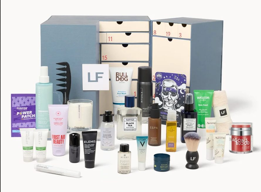 Calendario de Adviento para hombre LOOKFANTASTIC 2026 con productos de grooming